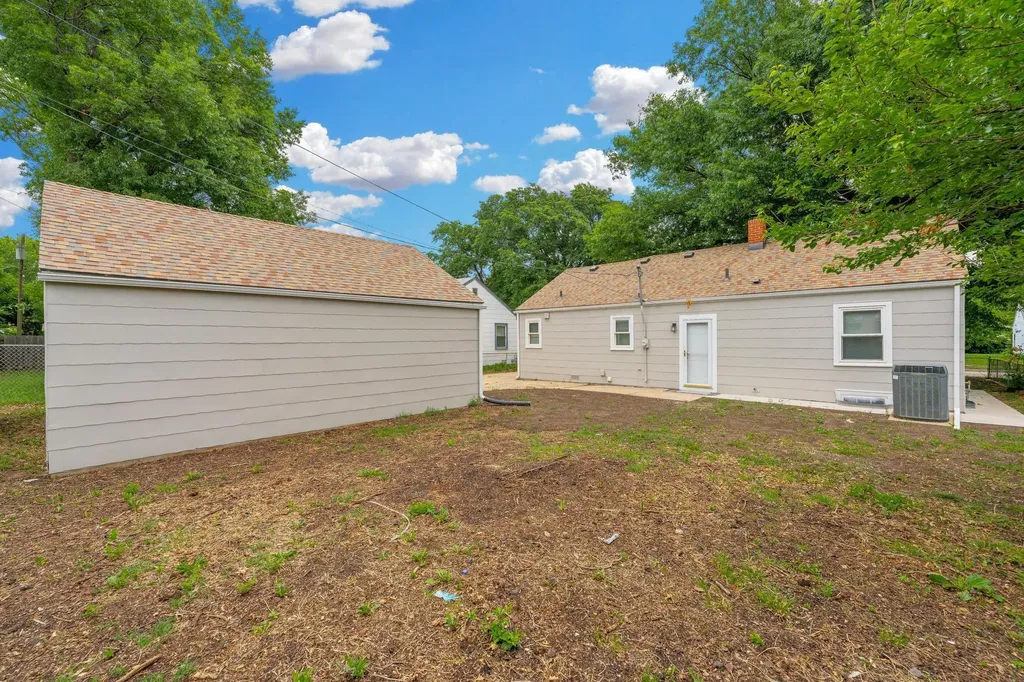 1839 S Bleckley Wichita KS 67218