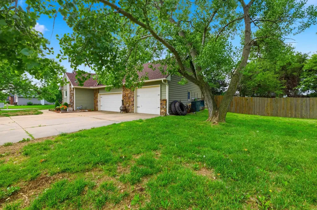 11 N Hopper Court Goddard KS 67052