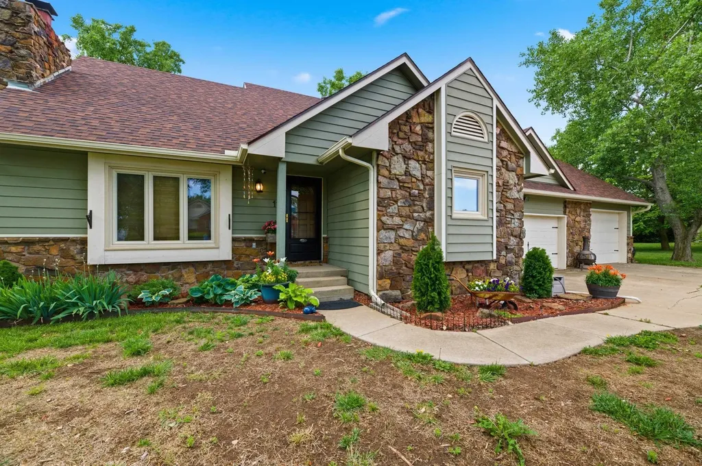 11 N Hopper Court Goddard KS 67052