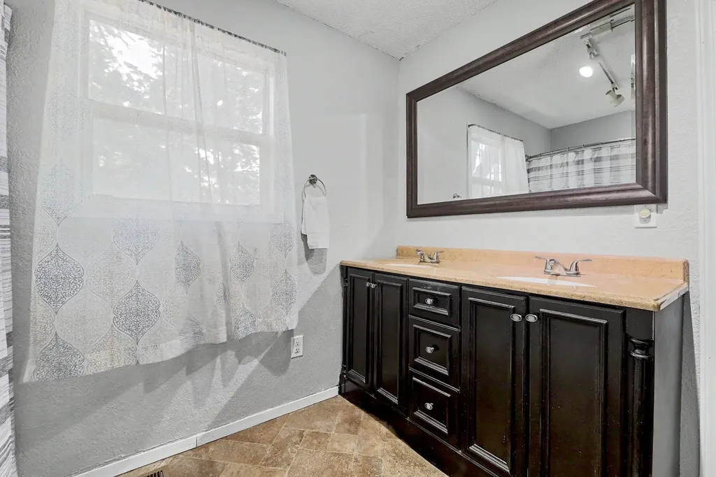 1416 N Buckner Street Derby KS 67037