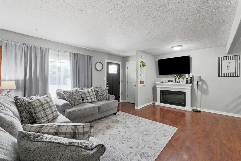 1416 N Buckner Street Derby KS 67037