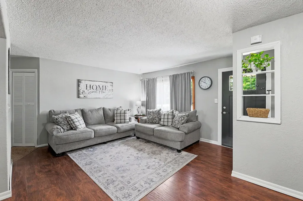 1416 N Buckner Street Derby KS 67037