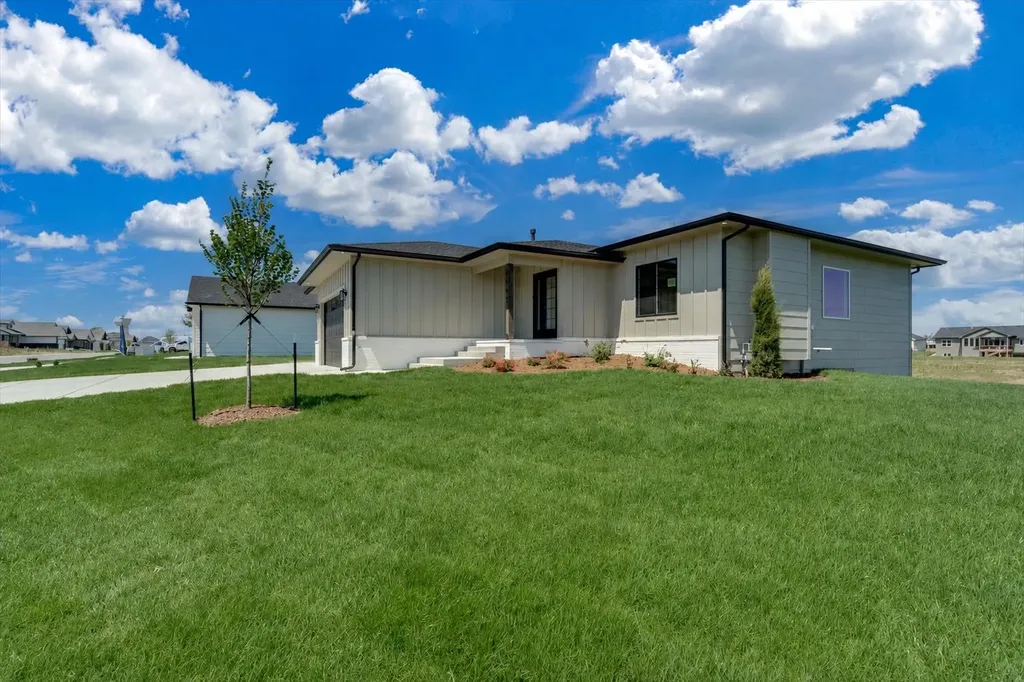 8992 E Bradford Street Wichita KS 67210