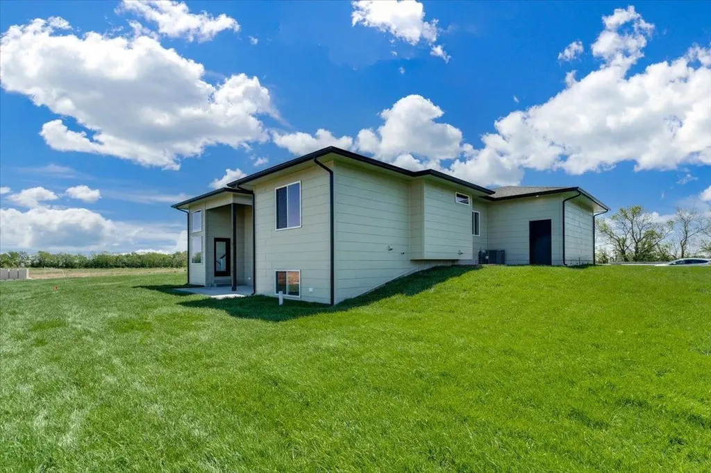 8992 E Bradford Street Wichita KS 67210