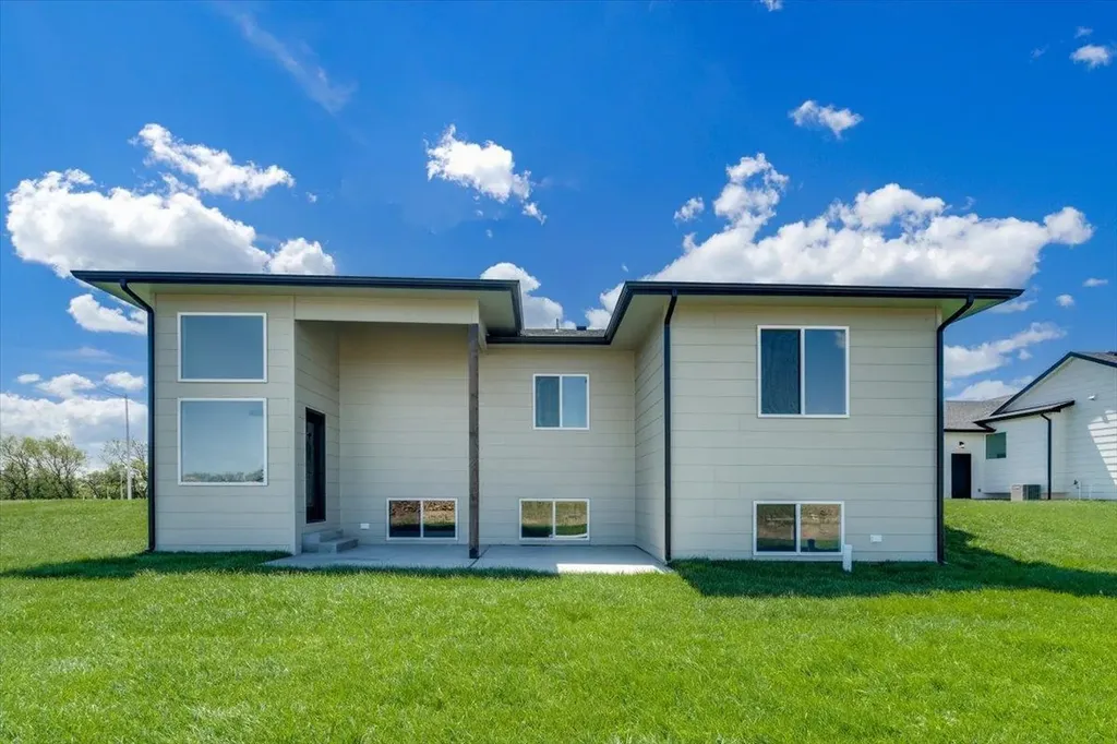 8992 E Bradford Street Wichita KS 67210