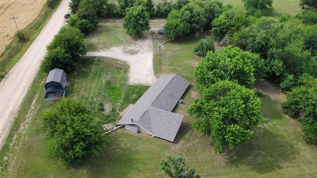 211 S Meridian Road Wellington KS 67152