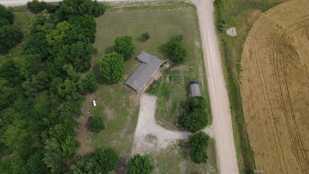 211 S Meridian Road Wellington KS 67152