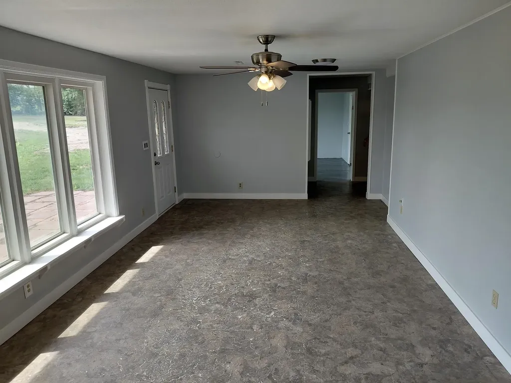 211 S Meridian Road Wellington KS 67152