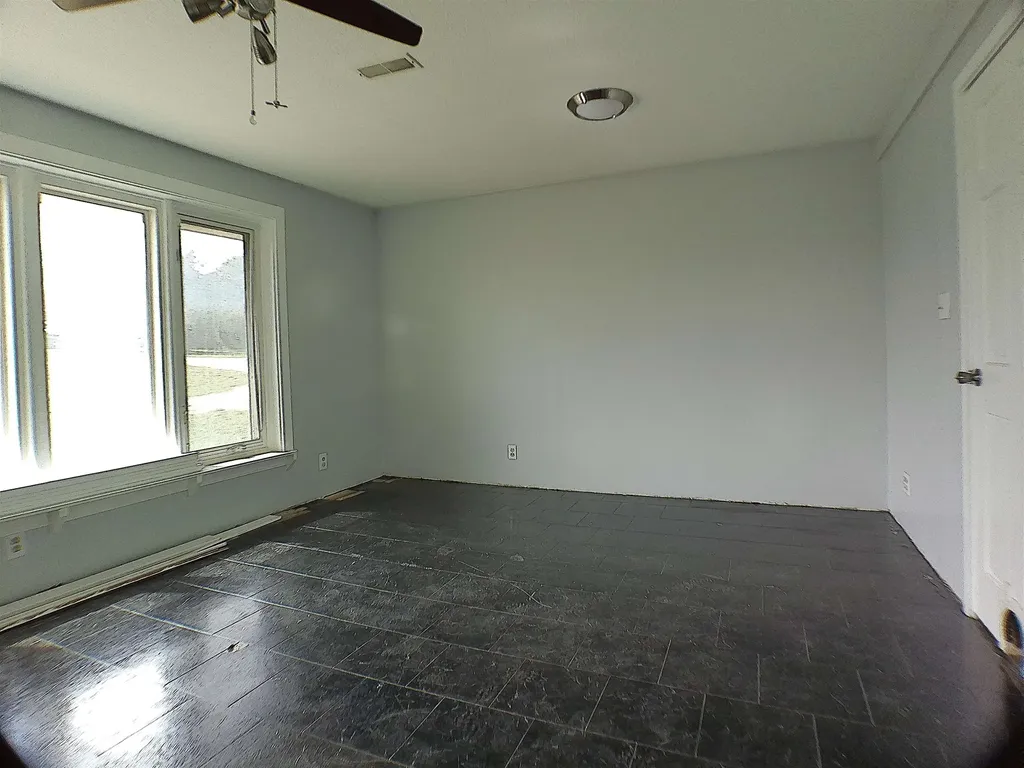 211 S Meridian Road Wellington KS 67152