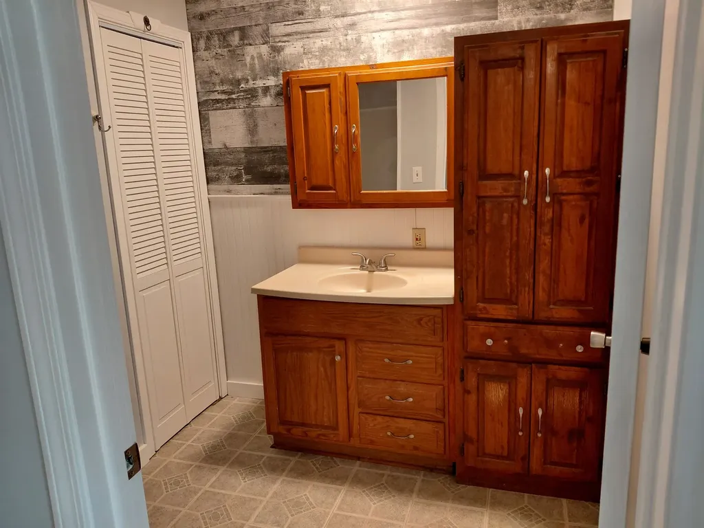 211 S Meridian Road Wellington KS 67152