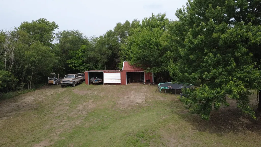 211 S Meridian Road Wellington KS 67152
