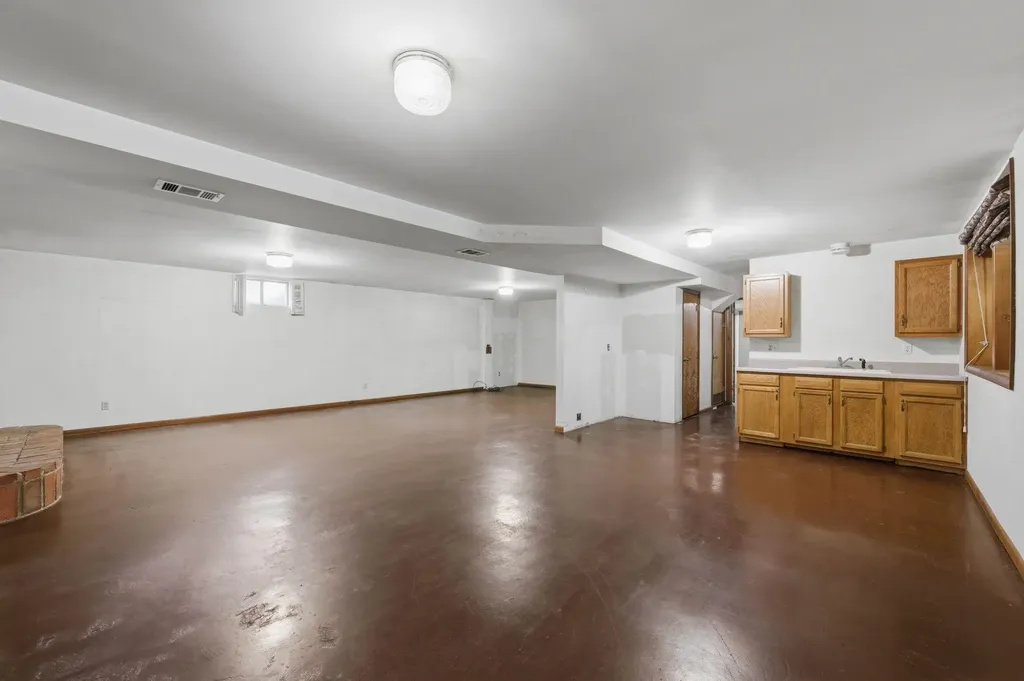 109 Sherman Newton KS 67114