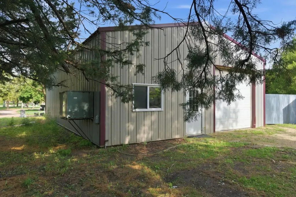 109 Sherman Newton KS 67114