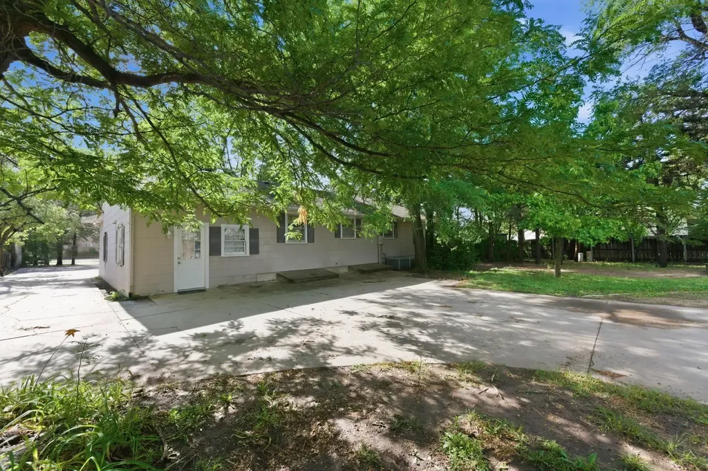 109 Sherman Newton KS 67114