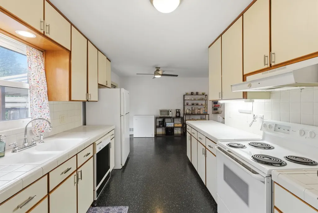 6015 E Zimmerly Street Wichita KS 67218