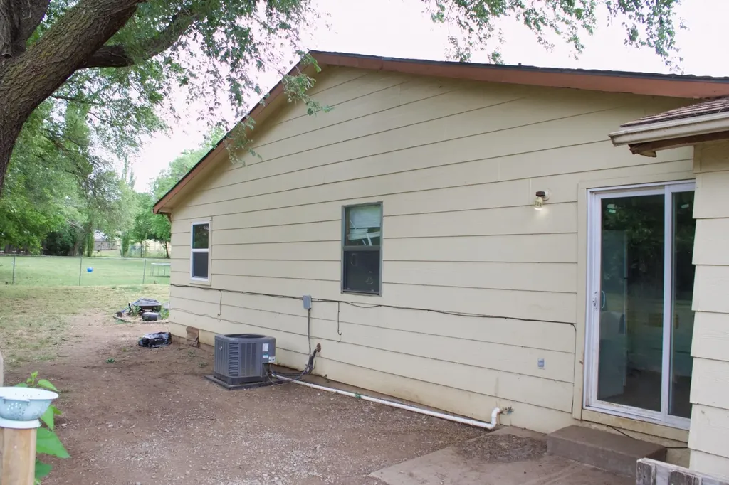 215 W Overlook Drive Derby KS 67037-2621