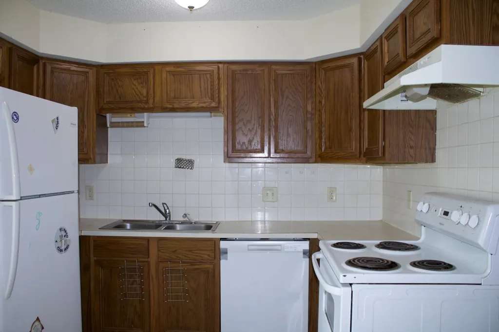 215 W Overlook Drive Derby KS 67037-2621