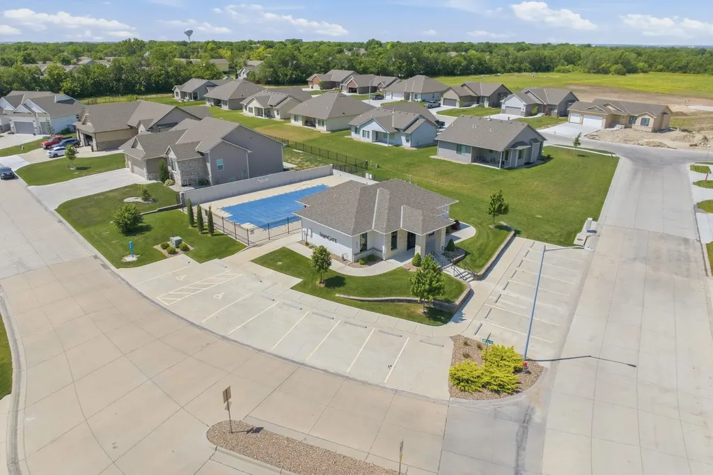 6233 E Central Park Court Bel Aire KS 67220