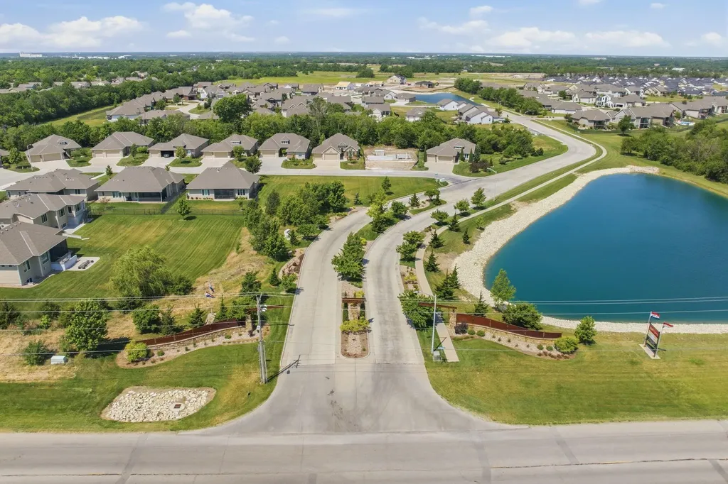 6233 E Central Park Court Bel Aire KS 67220