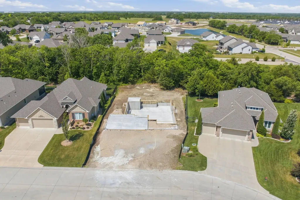 6233 E Central Park Court Bel Aire KS 67220