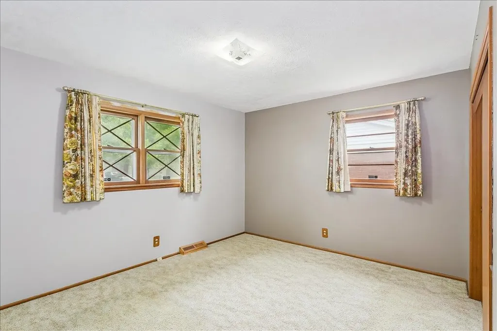 2733 N Dellrose Avenue Wichita KS 67220