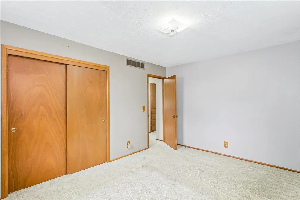 2733 N Dellrose Avenue Wichita KS 67220