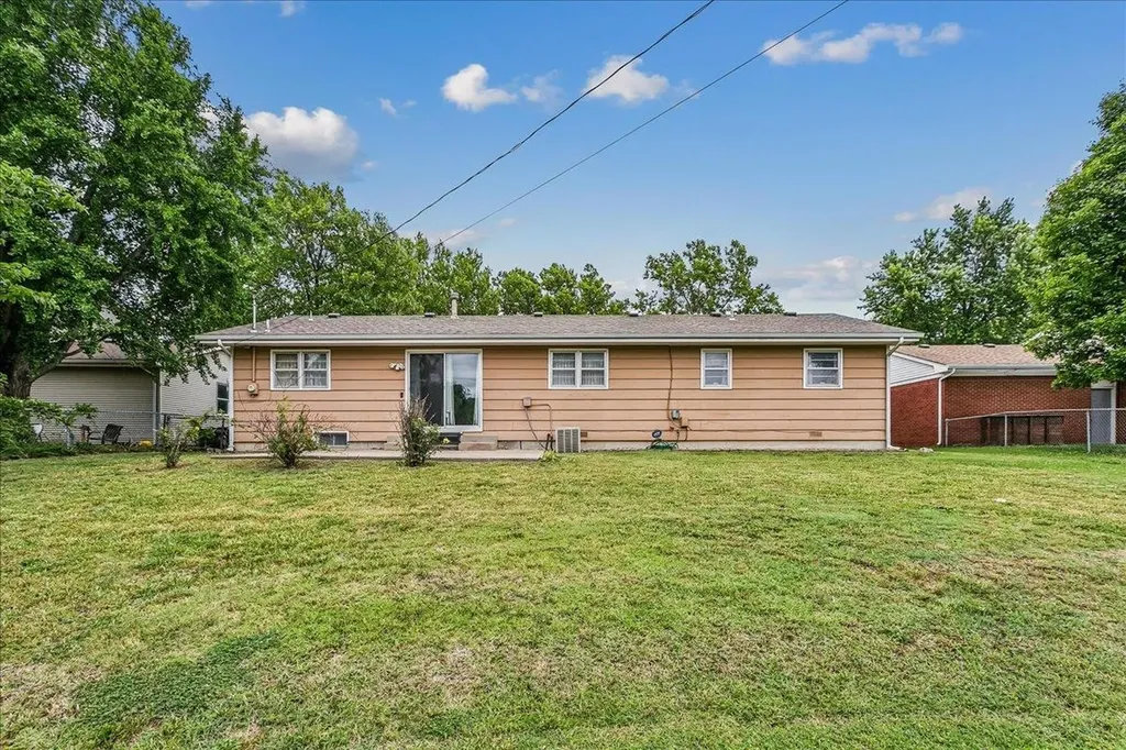 2733 N Dellrose Avenue Wichita KS 67220