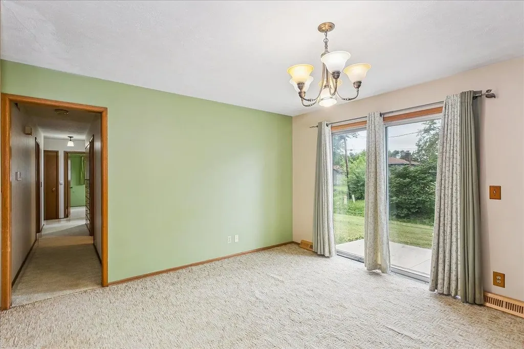2733 N Dellrose Avenue Wichita KS 67220