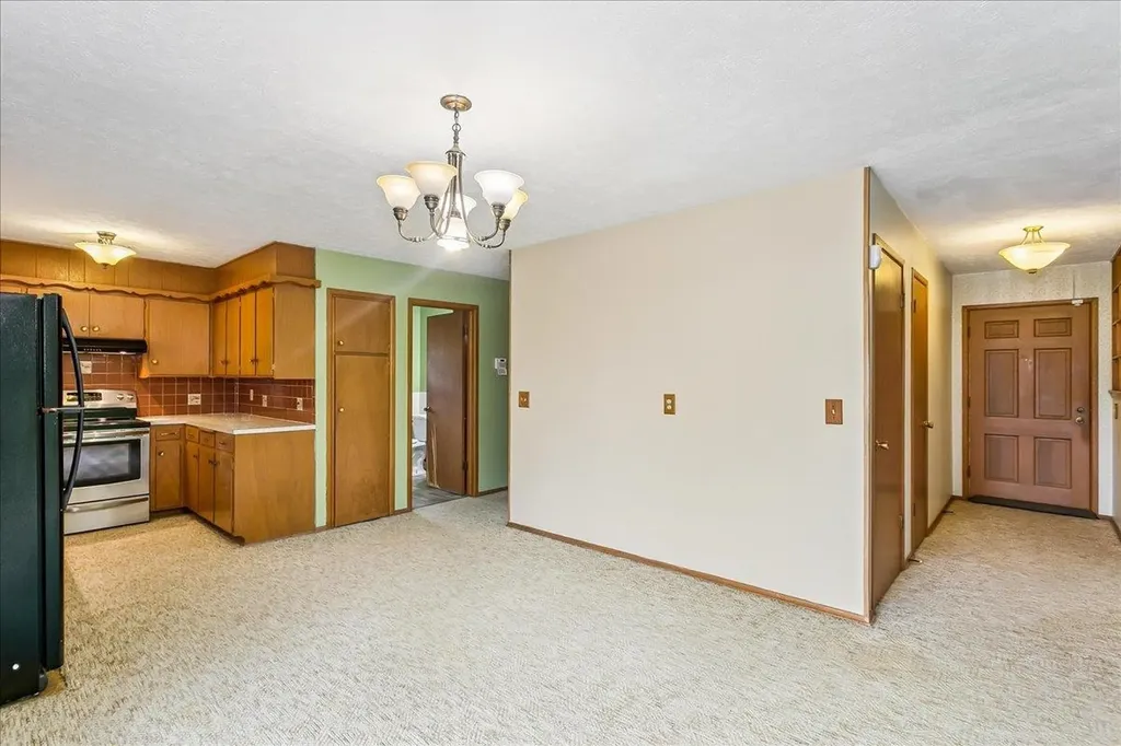 2733 N Dellrose Avenue Wichita KS 67220
