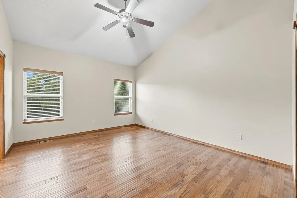 921 S Glenmoor Wichita KS 67207