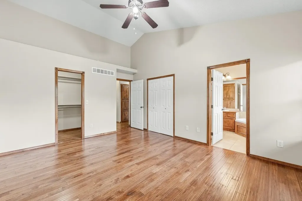 921 S Glenmoor Wichita KS 67207