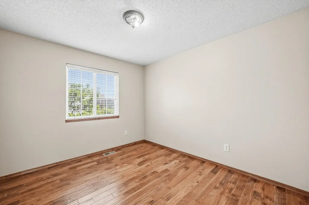 921 S Glenmoor Wichita KS 67207