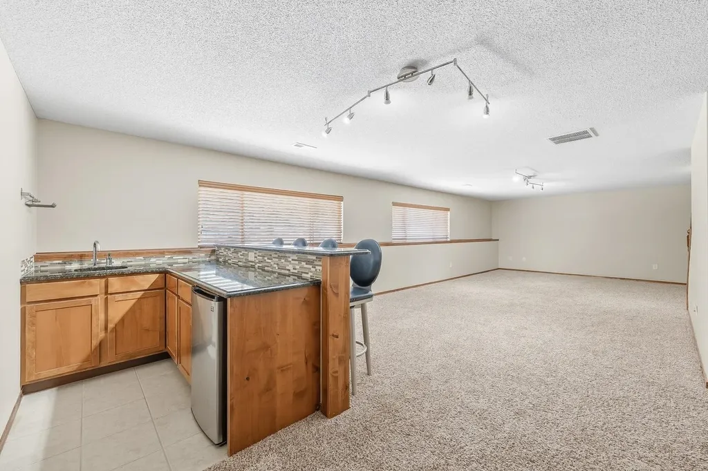 921 S Glenmoor Wichita KS 67207