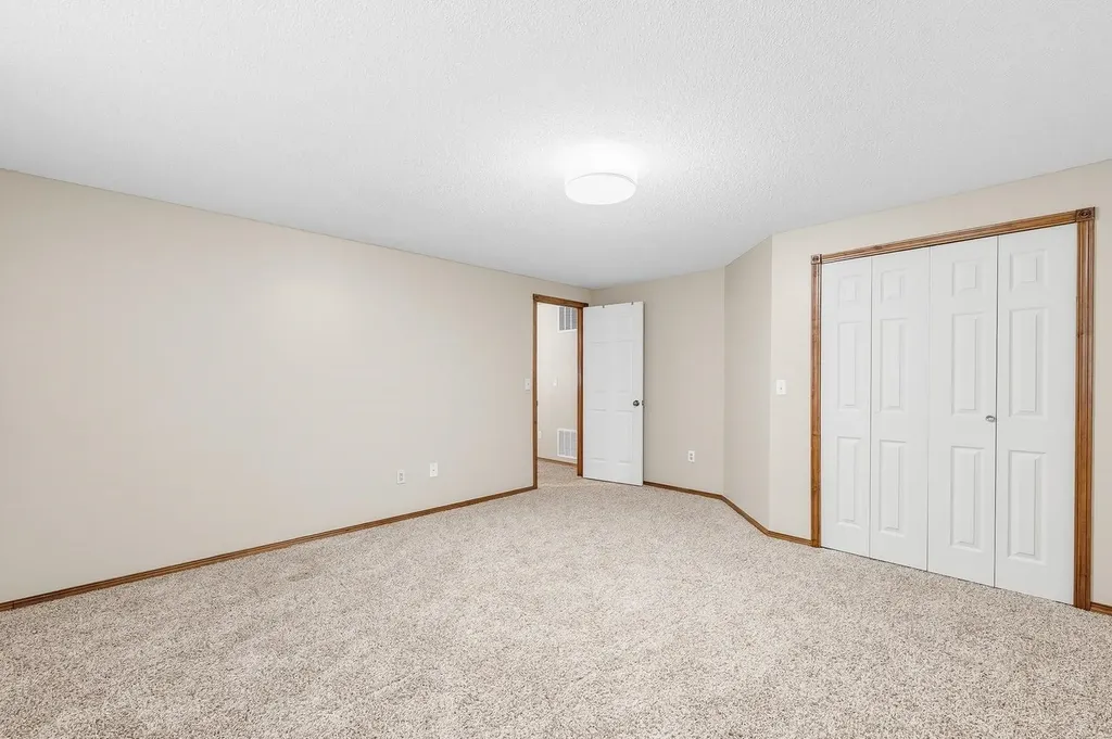 921 S Glenmoor Wichita KS 67207