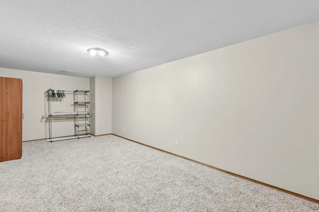 921 S Glenmoor Wichita KS 67207