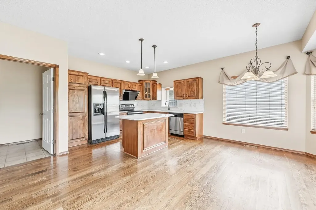 921 S Glenmoor Wichita KS 67207