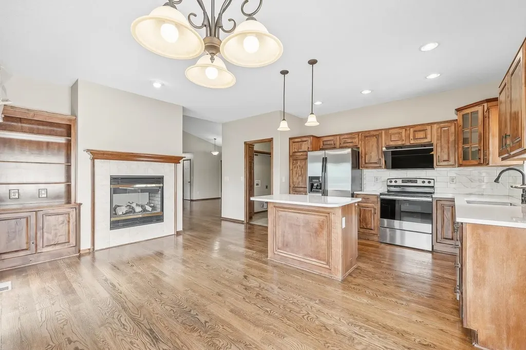 921 S Glenmoor Wichita KS 67207