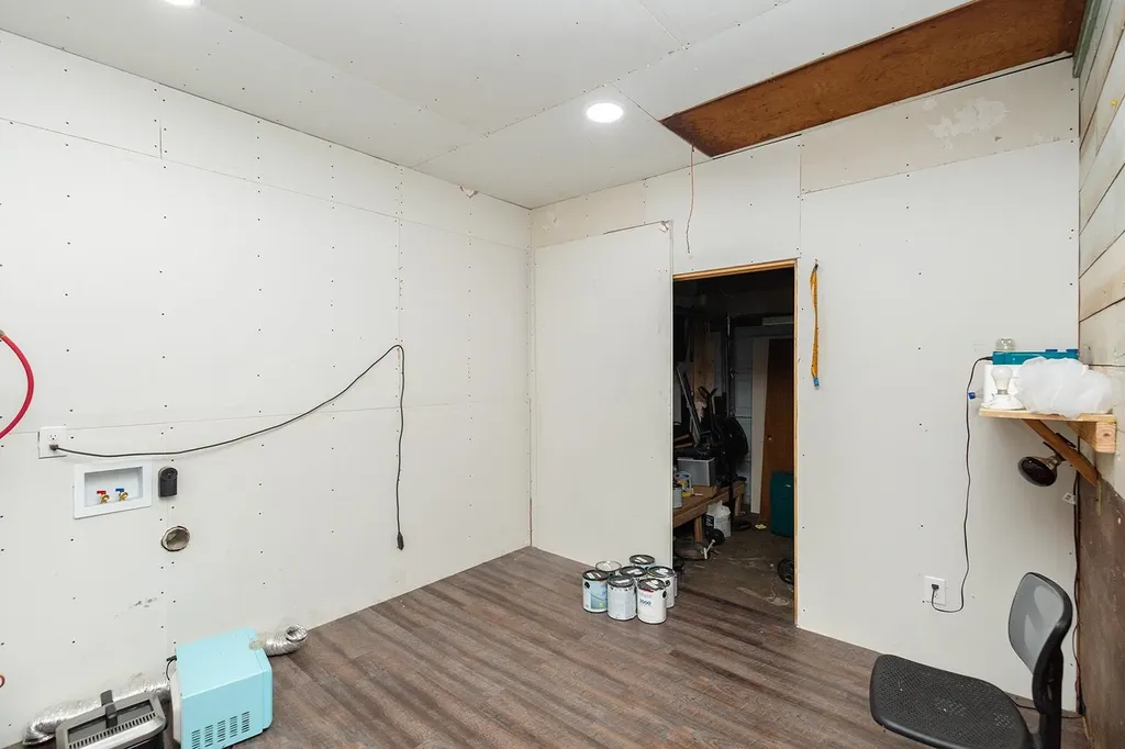 633 Harding Wichita KS 67208
