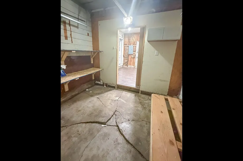 633 Harding Wichita KS 67208