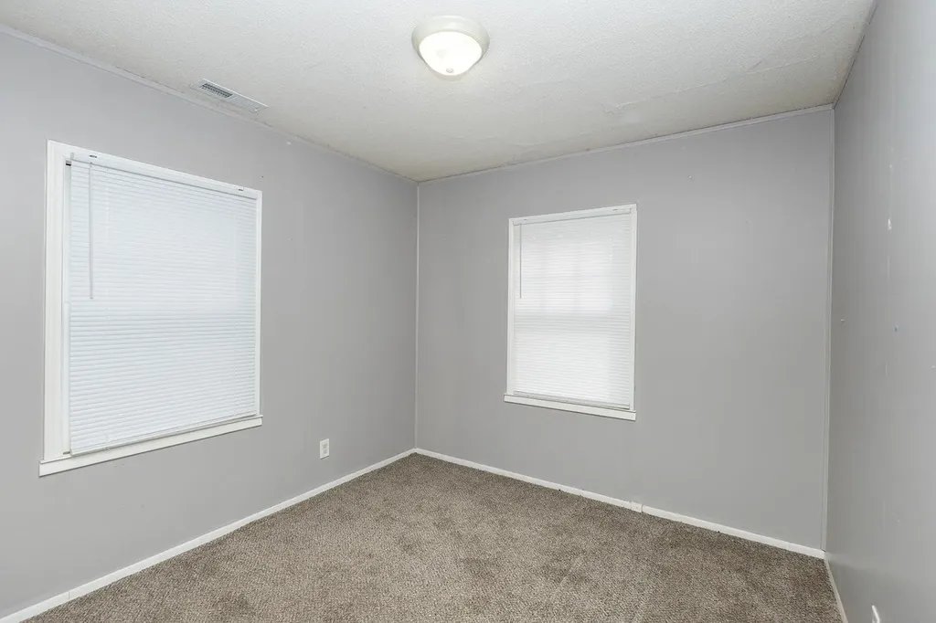 633 Harding Wichita KS 67208