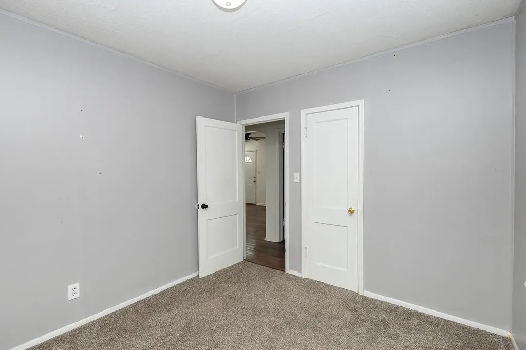 633 Harding Wichita KS 67208