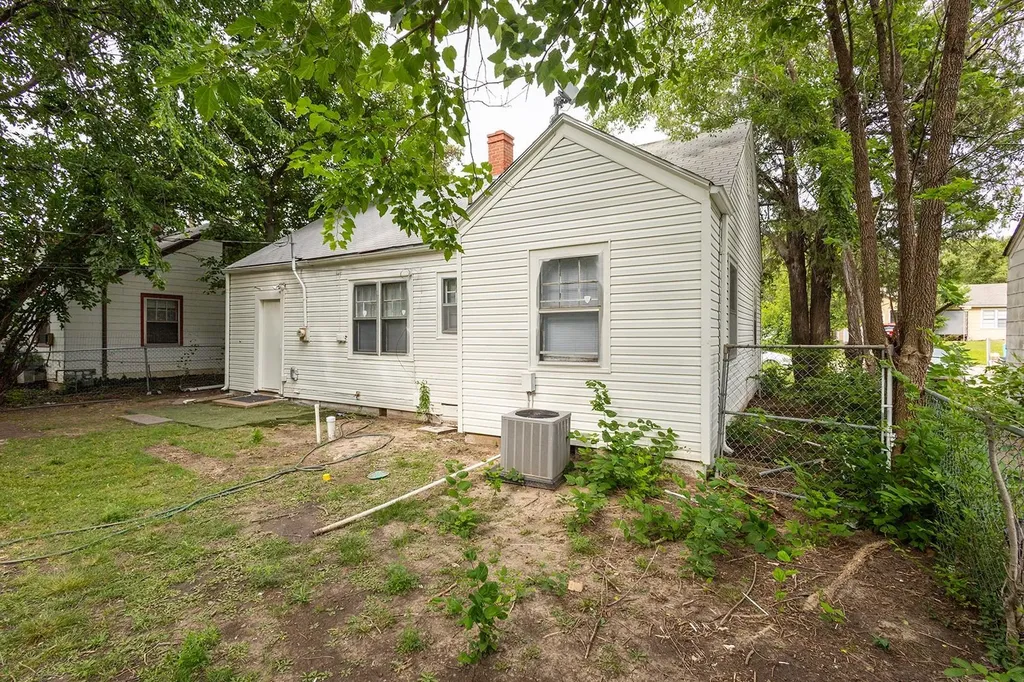 633 Harding Wichita KS 67208