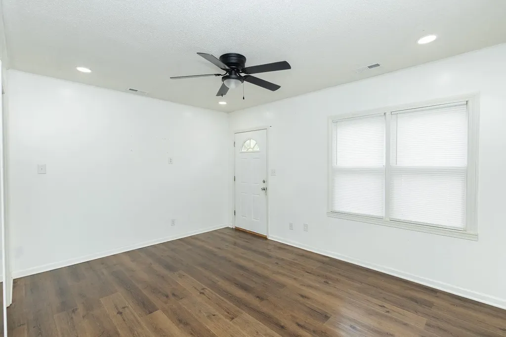 633 Harding Wichita KS 67208