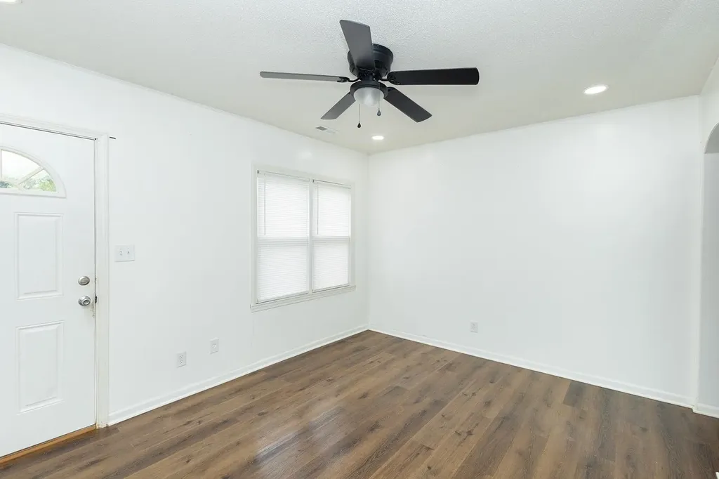 633 Harding Wichita KS 67208
