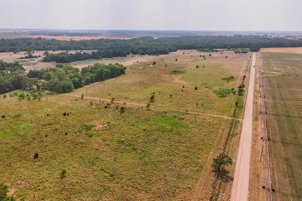 9111 E Long View Burrton KS 67020