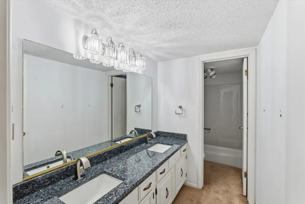 1501 Sandalwood Drive Haysville KS 67060