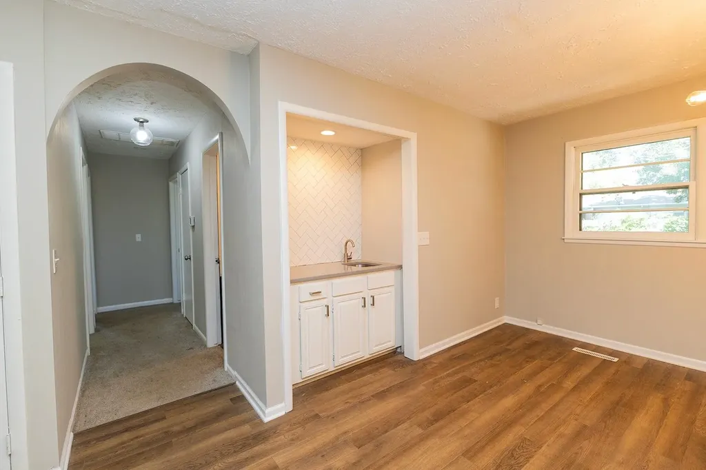 526 E Park Lane Derby KS 67037