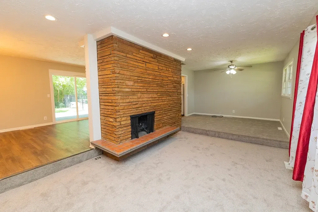 526 E Park Lane Derby KS 67037