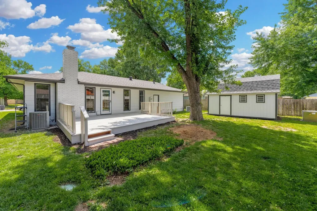 1213 N Wilbur Lane Wichita KS 67212