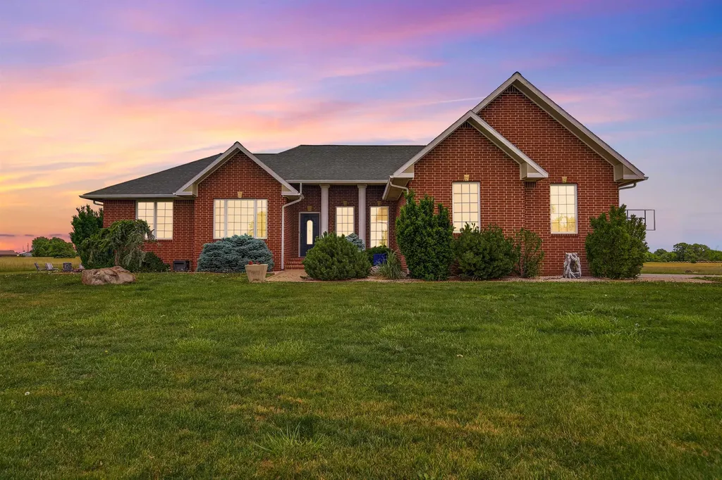 2100 N East Lake Road Newton KS 67114